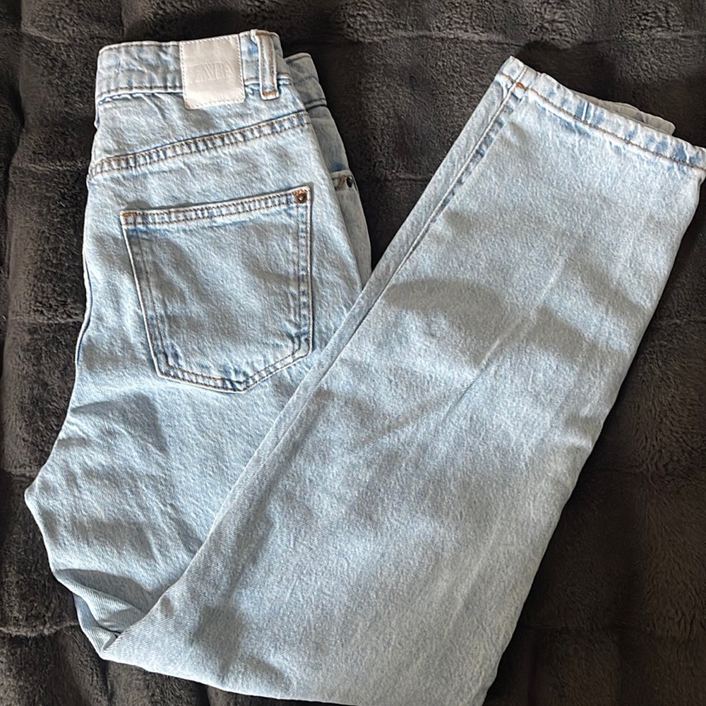 light wash zara jeans no rips